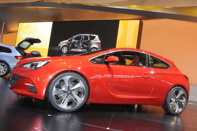 Opel Astra GTC спорт