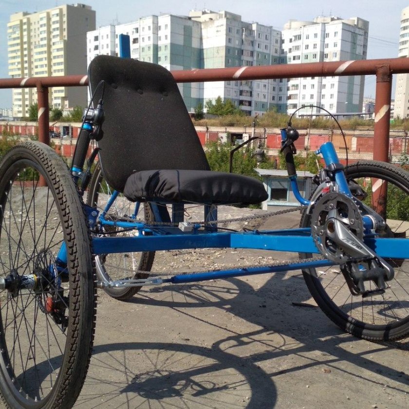 Трехколесный лежачий велотрайк