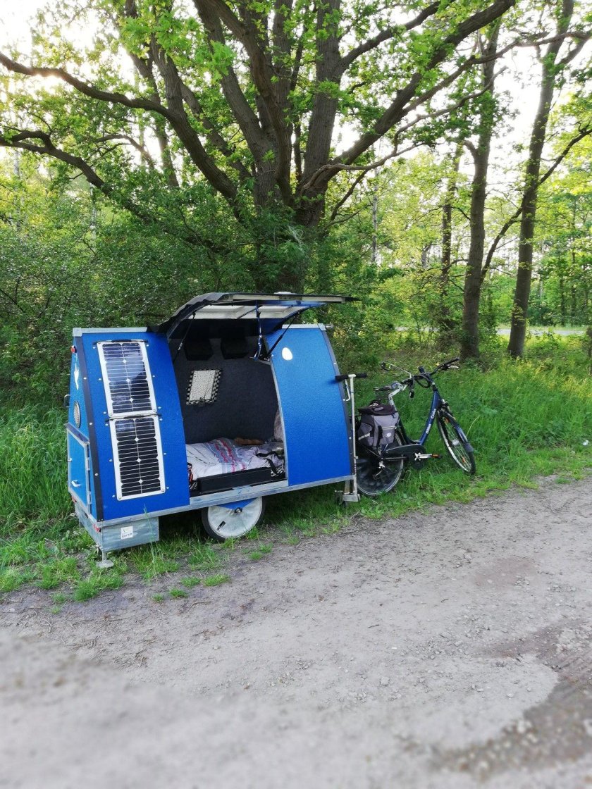 Жилой прицеп для велосипеда