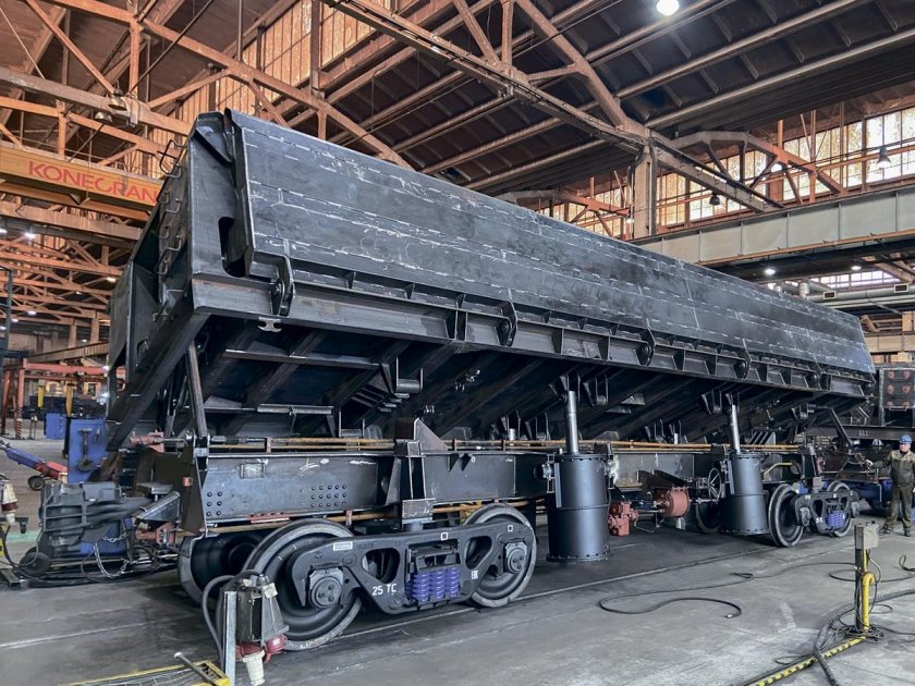 Вагон-самосвал (думпкар), модель 32-6982/32-6982-01