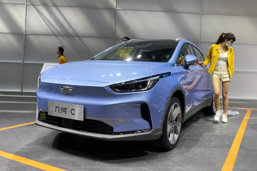 Электрокар Geely Geometry a