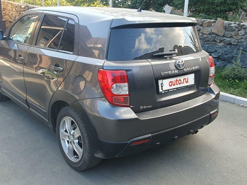 Toyota urban cruiser 2011