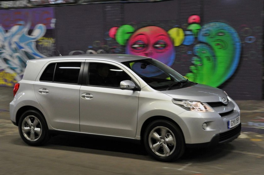 Toyota Urban Cruiser 2012