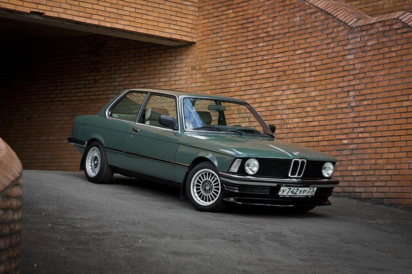 BMW e21 318i