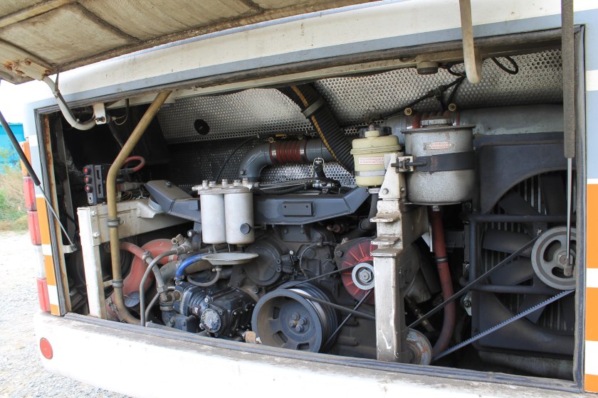 Двигатель автобуса