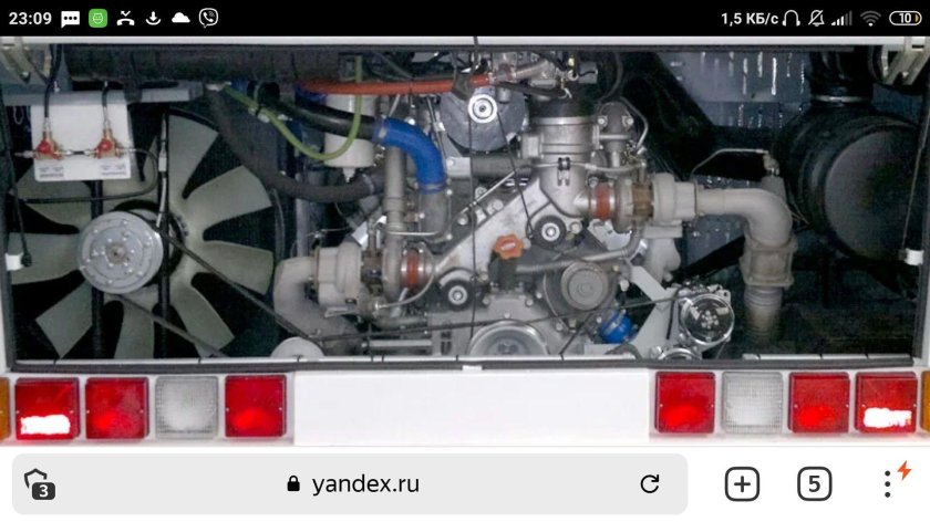 НЕФАЗ 5299 моторный отсек