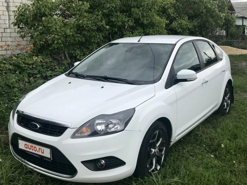 Форд фокус 2 Рестайлинг хэтчбек белый