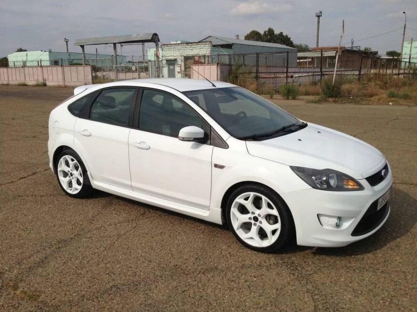 Ford Focus 2 белый
