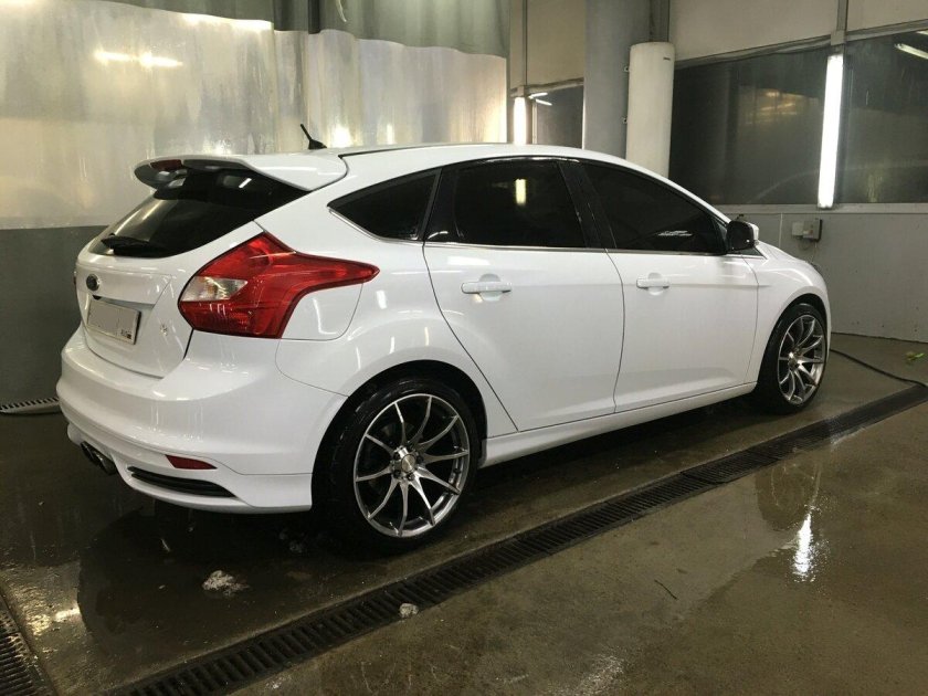 Ford Focus 3 белый