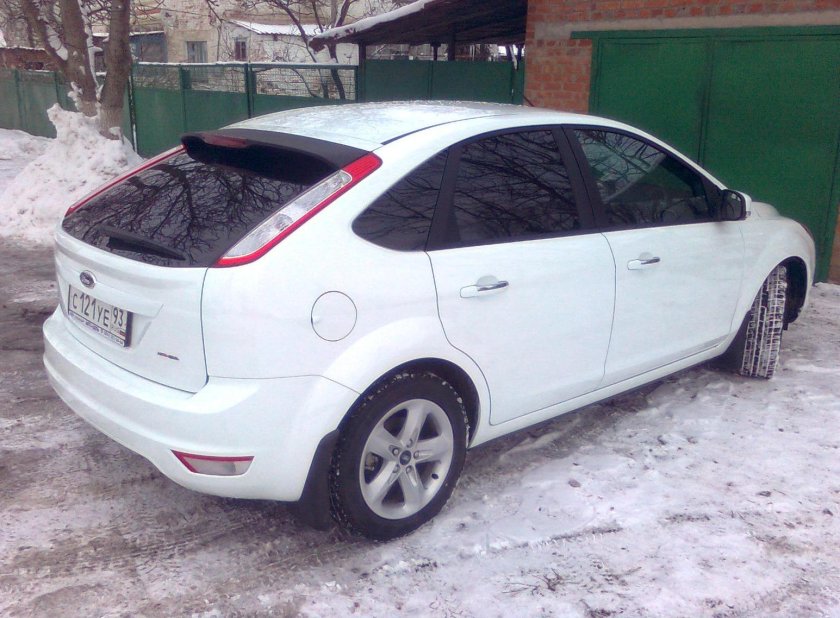 Форд фокус 2 хэтчбек белый