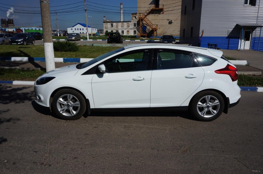 Форд фокус 3 хэтчбек белый