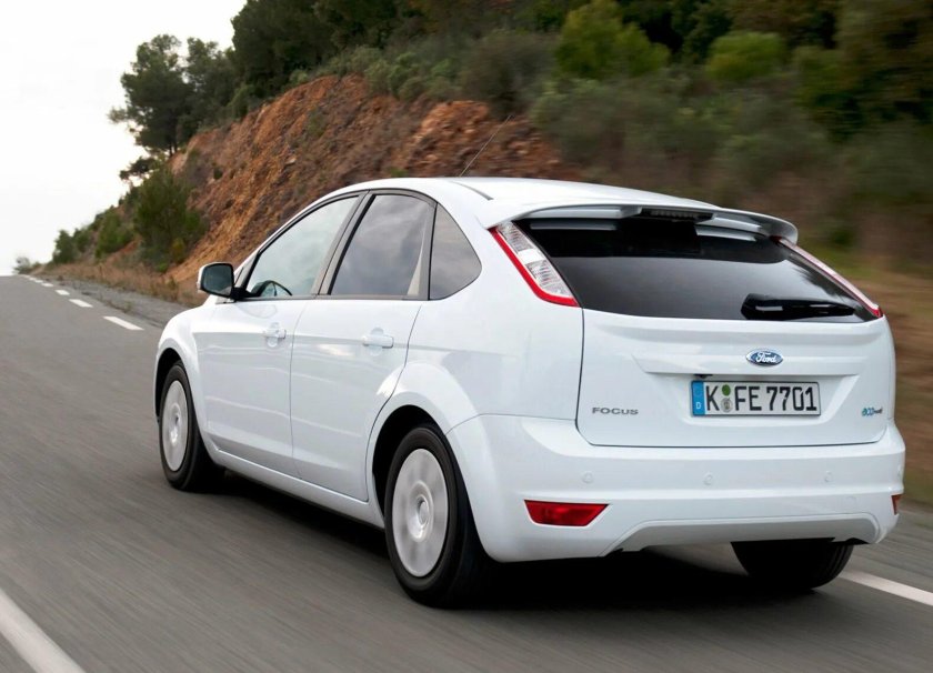 Ford Focus 2010 хэтчбек