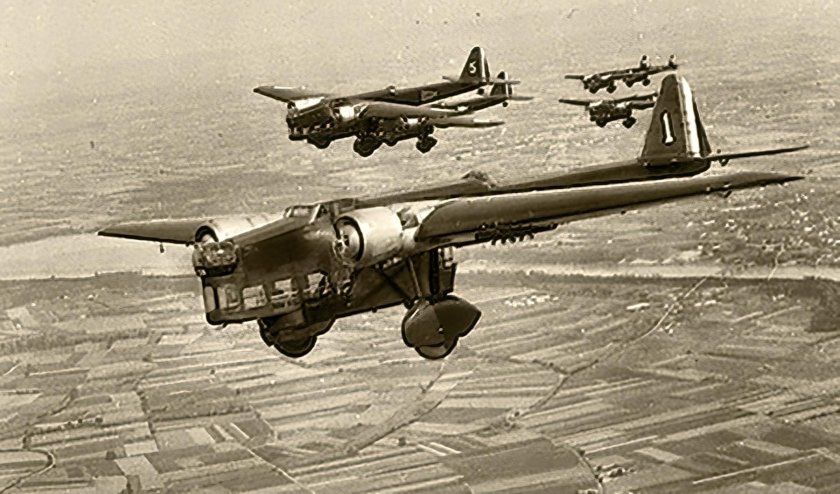 Бомбардировщик Амио 143