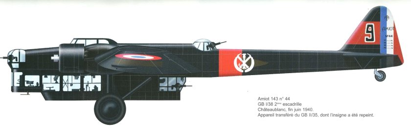 Бомбардировщик Амио 143