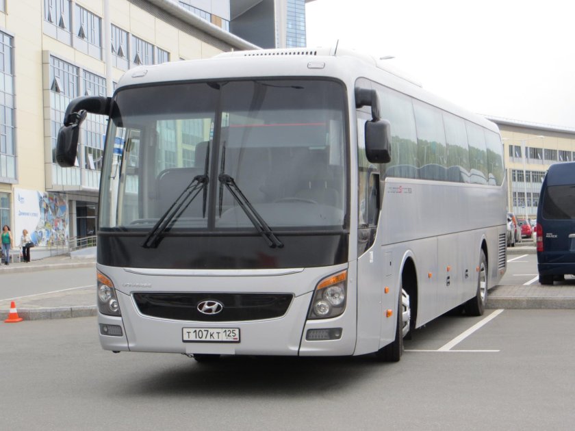 Hyundai Universe 2021