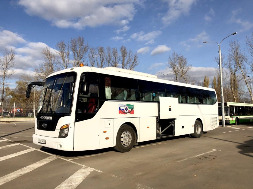 Hyundai Universe 43