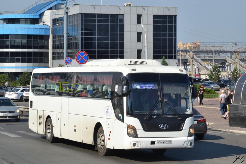 Hyundai Universe 47св автобус