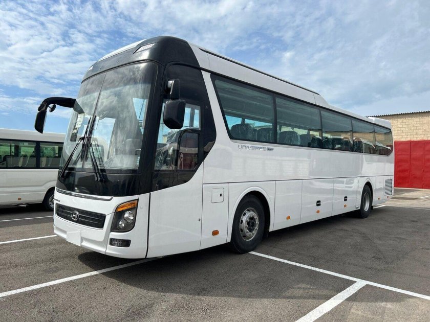 Hyundai universe 43