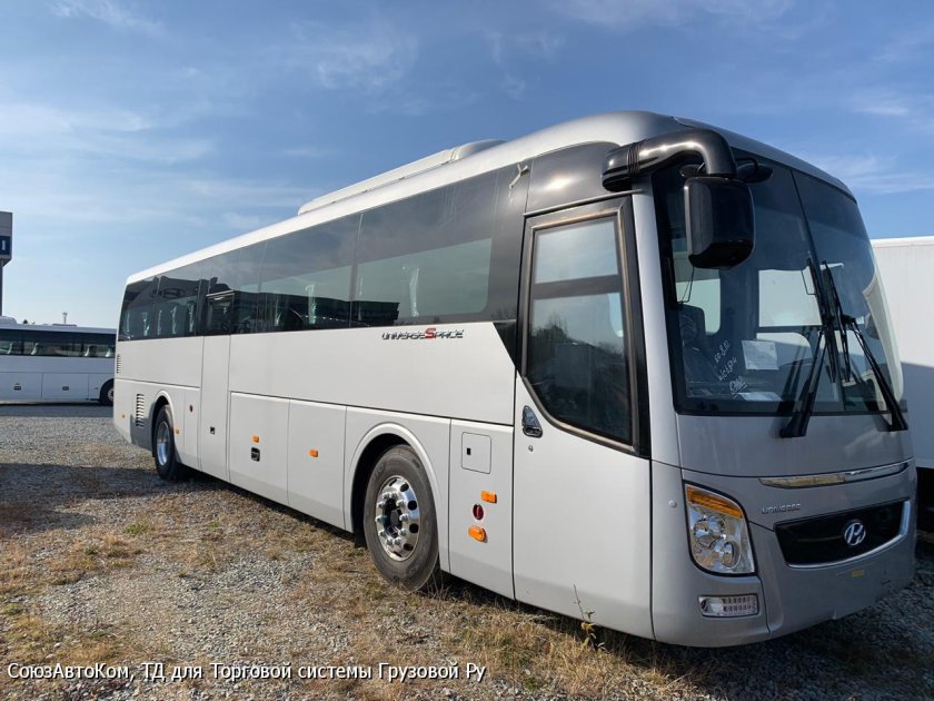 Hyundai Universe 43