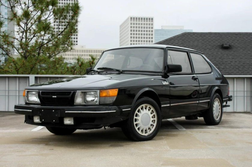 Saab 900