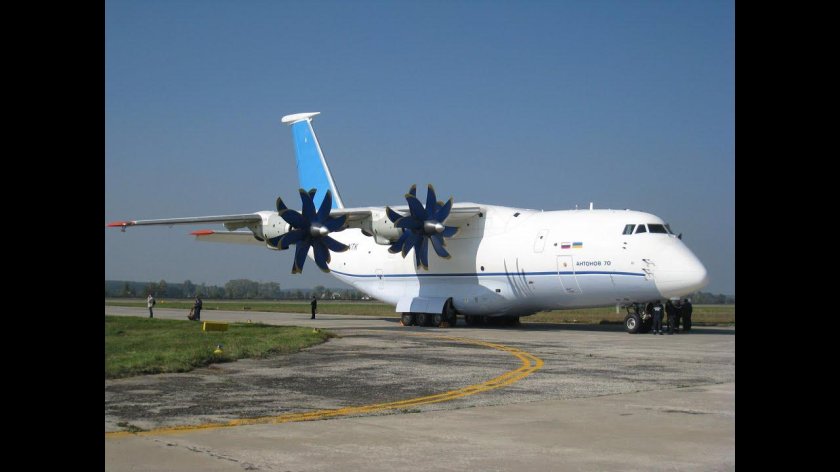 АН-70 военно-транспортный самолёт