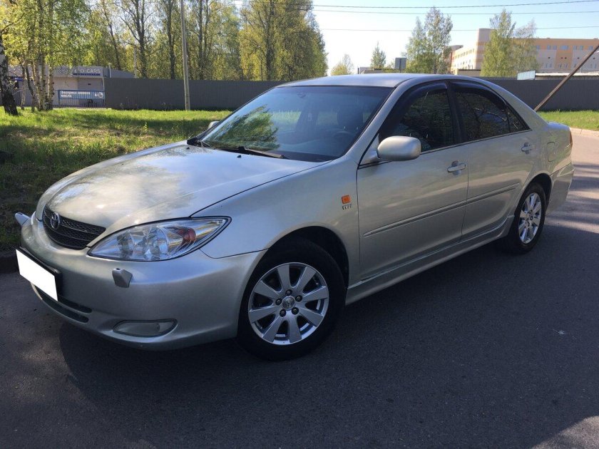 Тойота Камри 2003 года