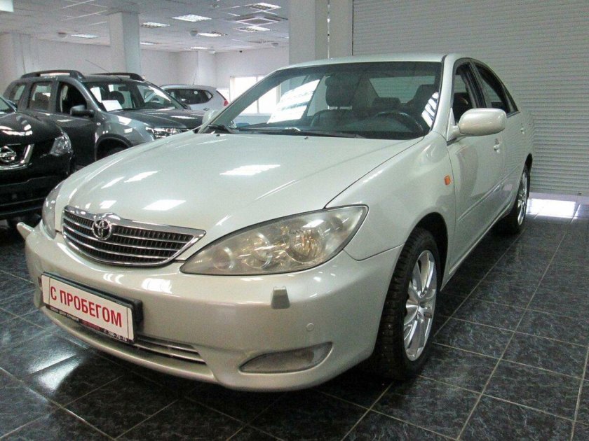 Toyota Camry v30 2005
