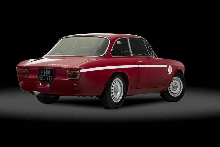 Alfa Romeo Giulia 1300 gt