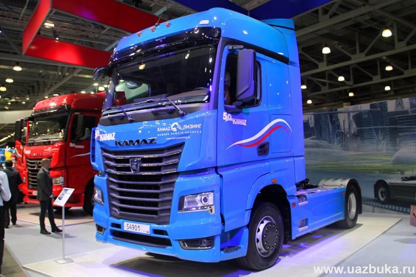 Тягач КАМАЗ-54901