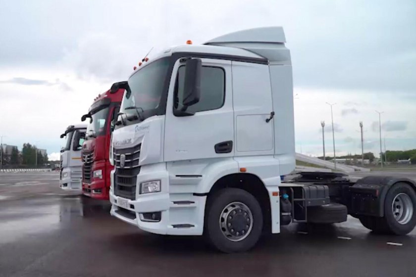 Тягач камаз 54901