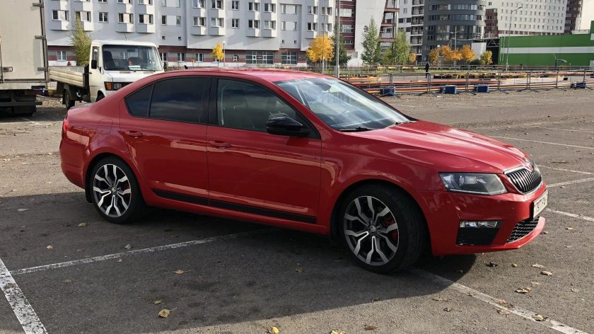 Красная Октавия а7