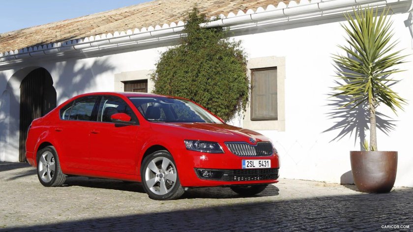 Skoda Octavia a7 красная