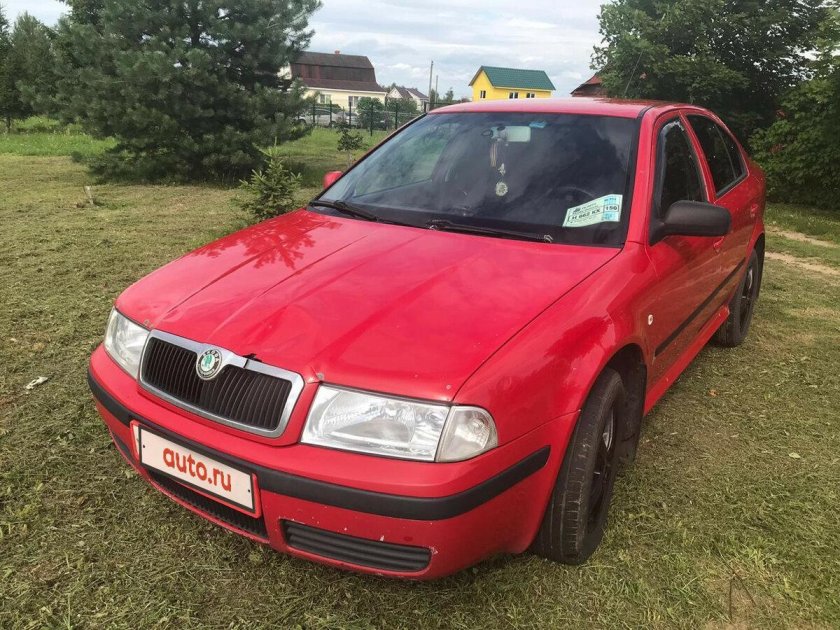 Шкода Октавия красная 2007