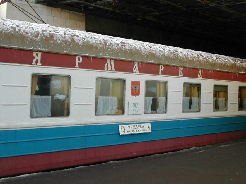 Фирменный поезд Буревестник