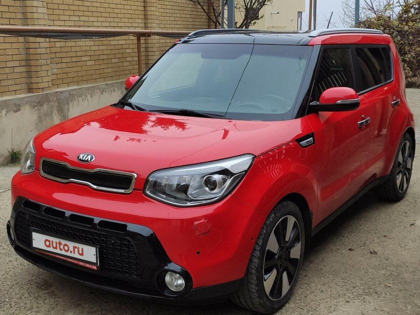Киа соул красная