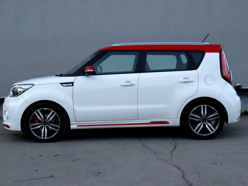 Киа соул бело красная