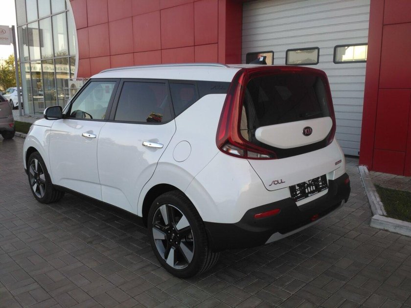 Киа соул 2 белый с черной крышей