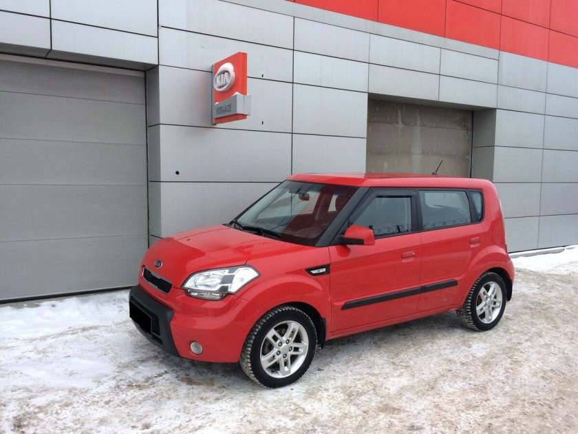 Киа соул бело красная