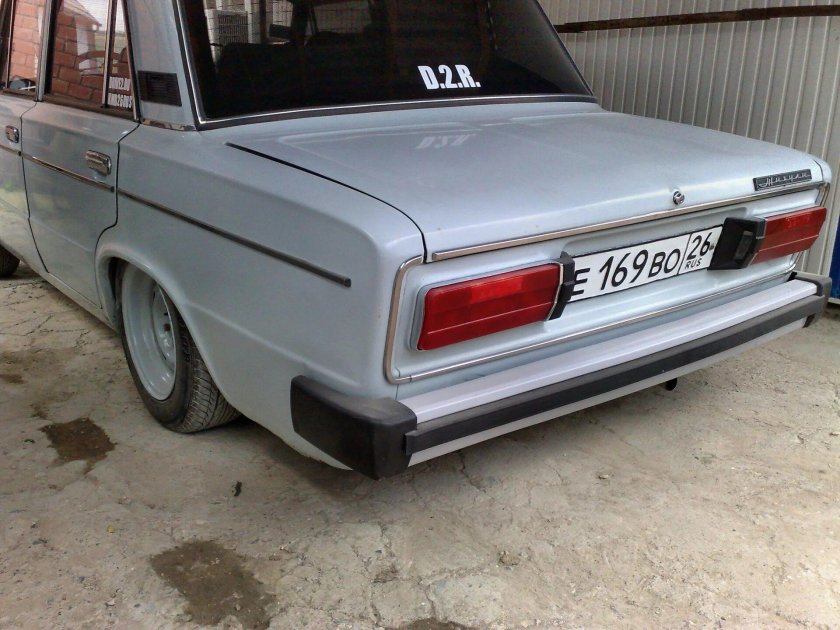 ВАЗ 2106 сзади