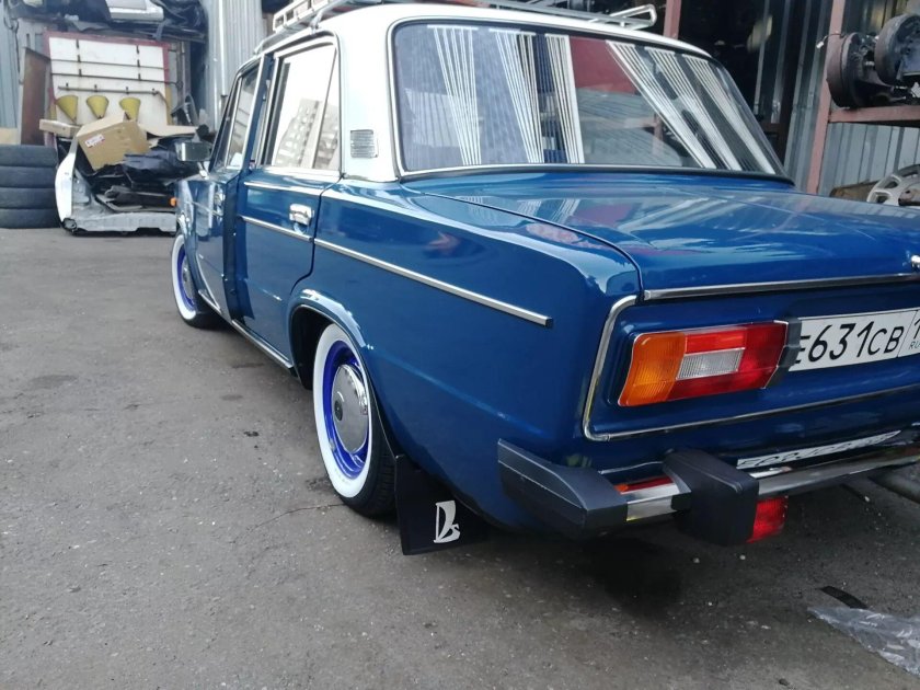 ВАЗ 2106 сзади