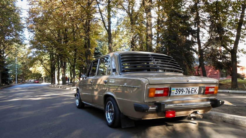 Lada 2106