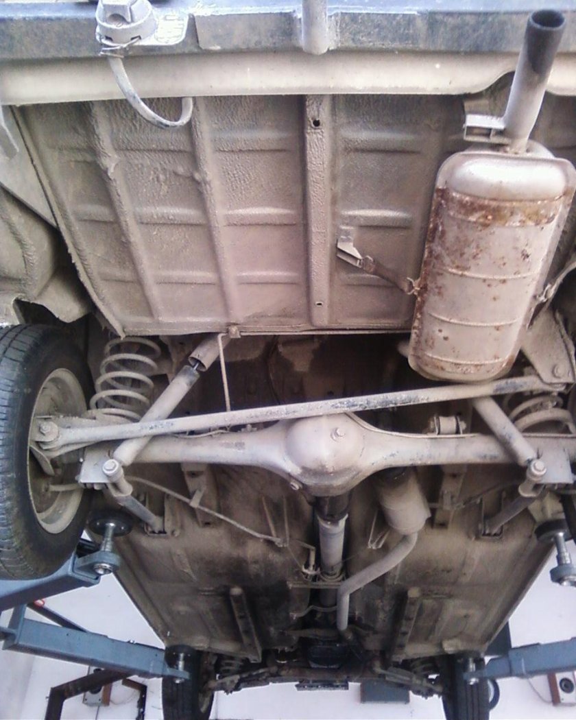 Днище ВАЗ 2105