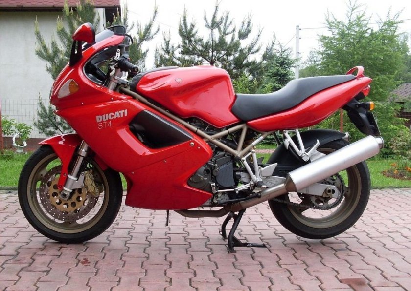 Ducati st4