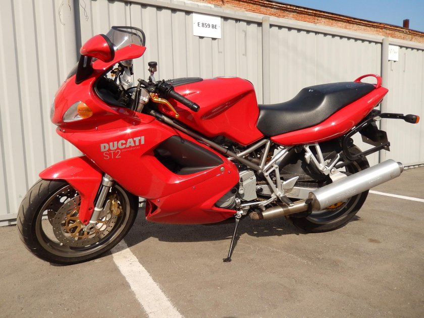 Дукати st2