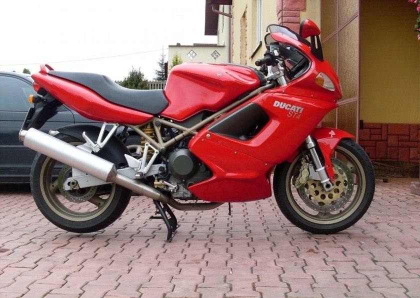 Ducati st4