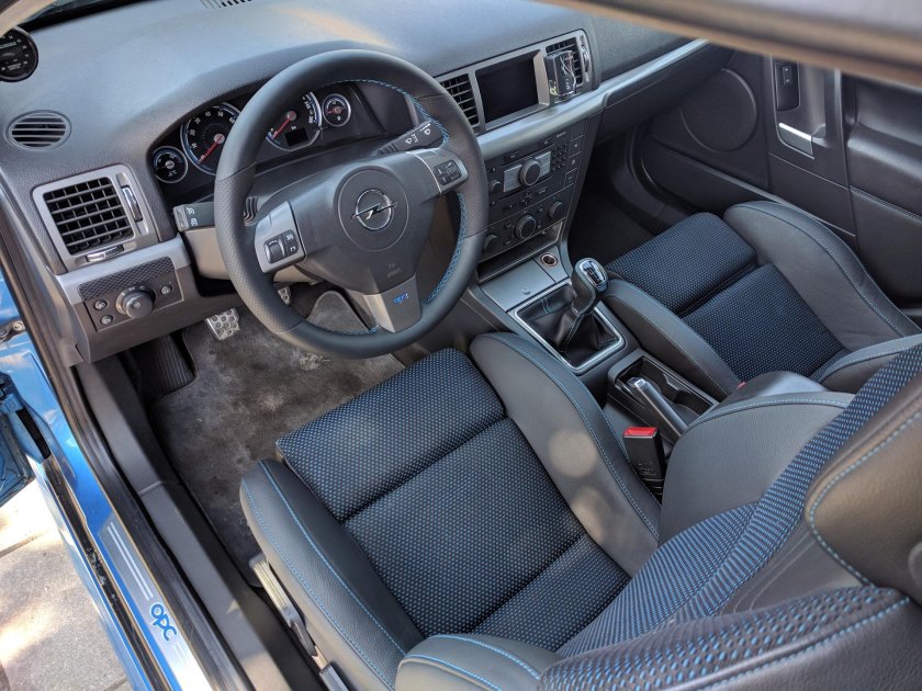 Opel Vectra 2008 салон