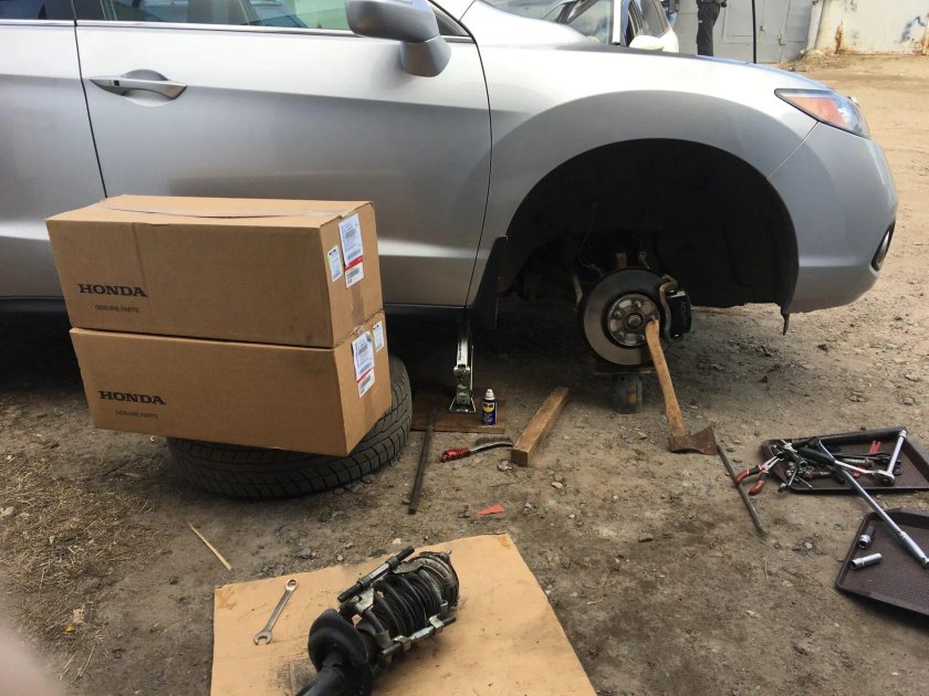 Замена амортизаторов Acura RDX