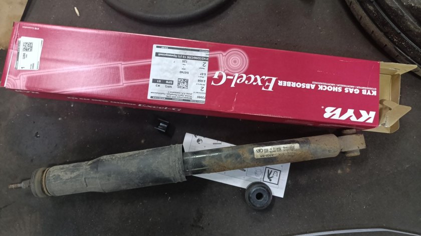 Амортизатор задний шкода октавия тур 1.8