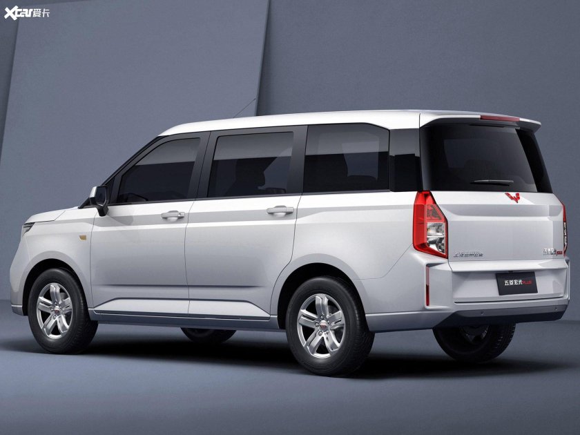 Семиместные Тойоты