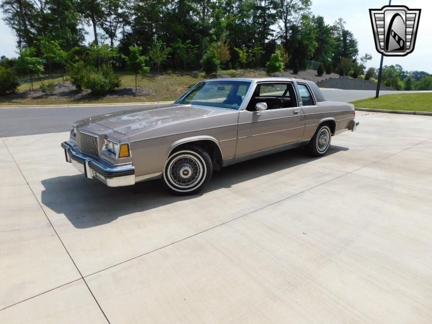 Oldsmobile cutlass supreme 1982